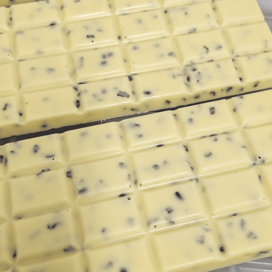 Roasted Cocoa Nib & White Chocolate Bar